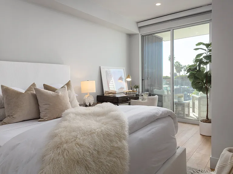 One Bed Layout With Sunset Views