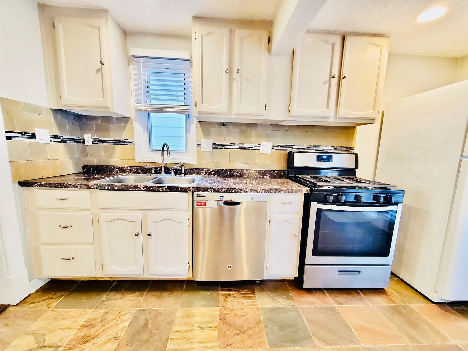 1714 W 41st Street — Photo 3