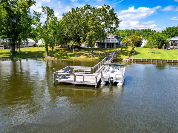 1465 Taw Caw Dr, Summerton, SC 29148