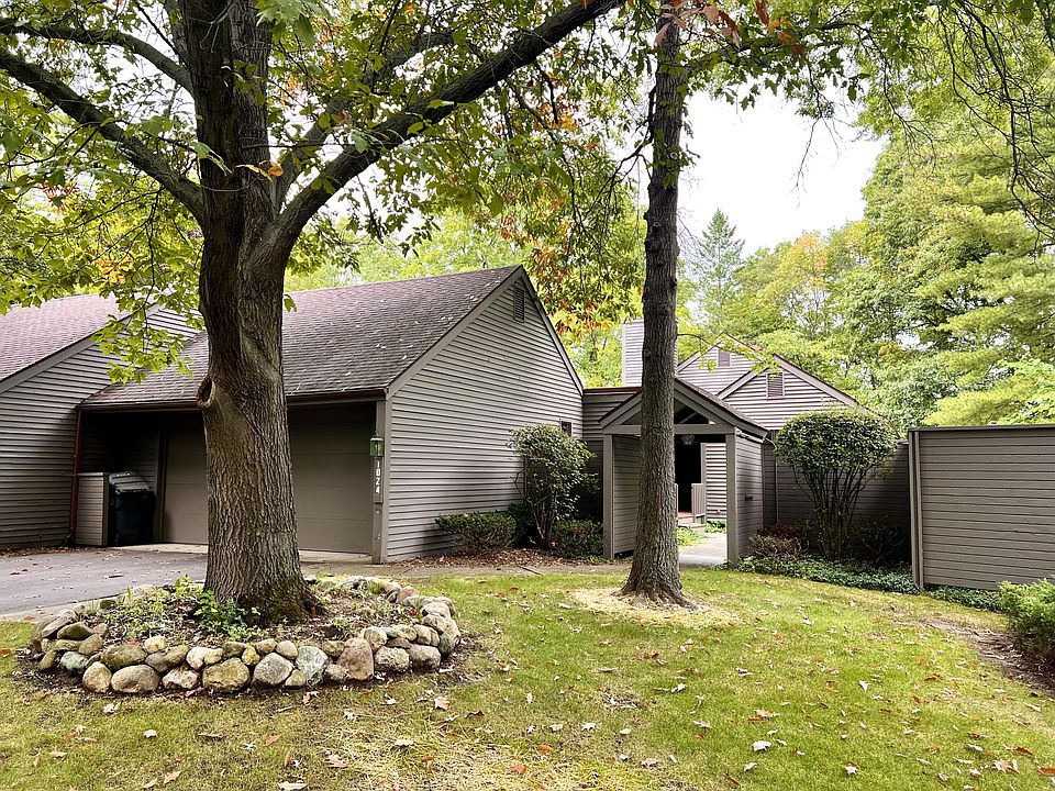 1st image of 1024 Essex Cir #38