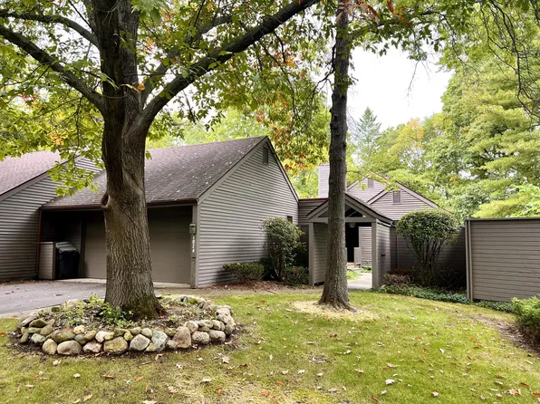 1024 Essex Cir #38, Kalamazoo, MI 49008