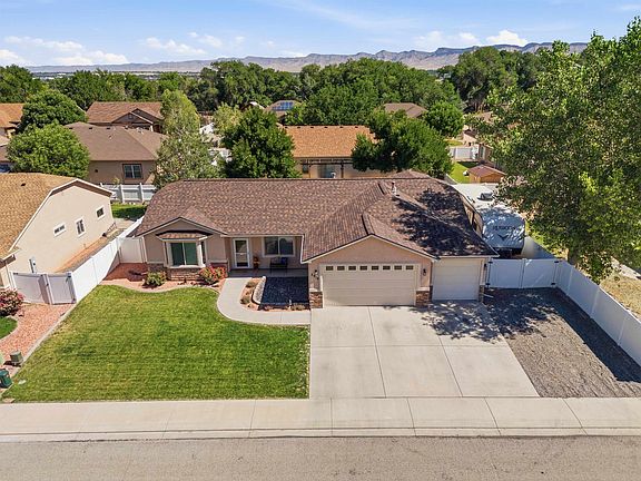 3rd image of 2916 Brook View Ln