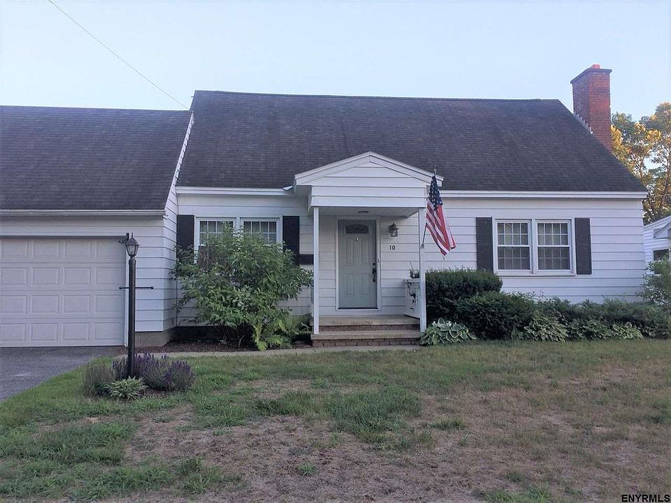 1st image of 10 Edgewood Dr