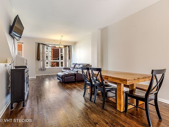 5th image of 3224 N Kilbourn Ave Unit 3