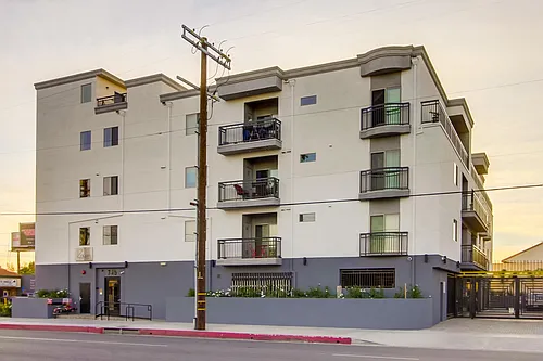 7605 Louise Ave #404 Photo 1