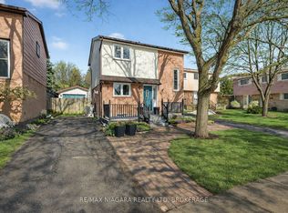75 Berrisfield Cres, Hamilton, ON L8T 4X1