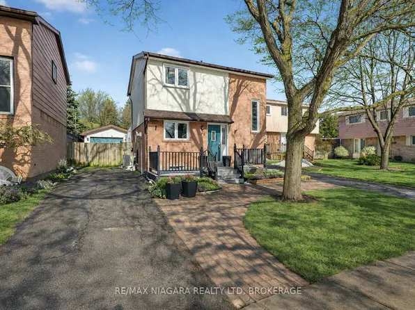 75 Berrisfield Cres, Hamilton, ON L8T 4X1