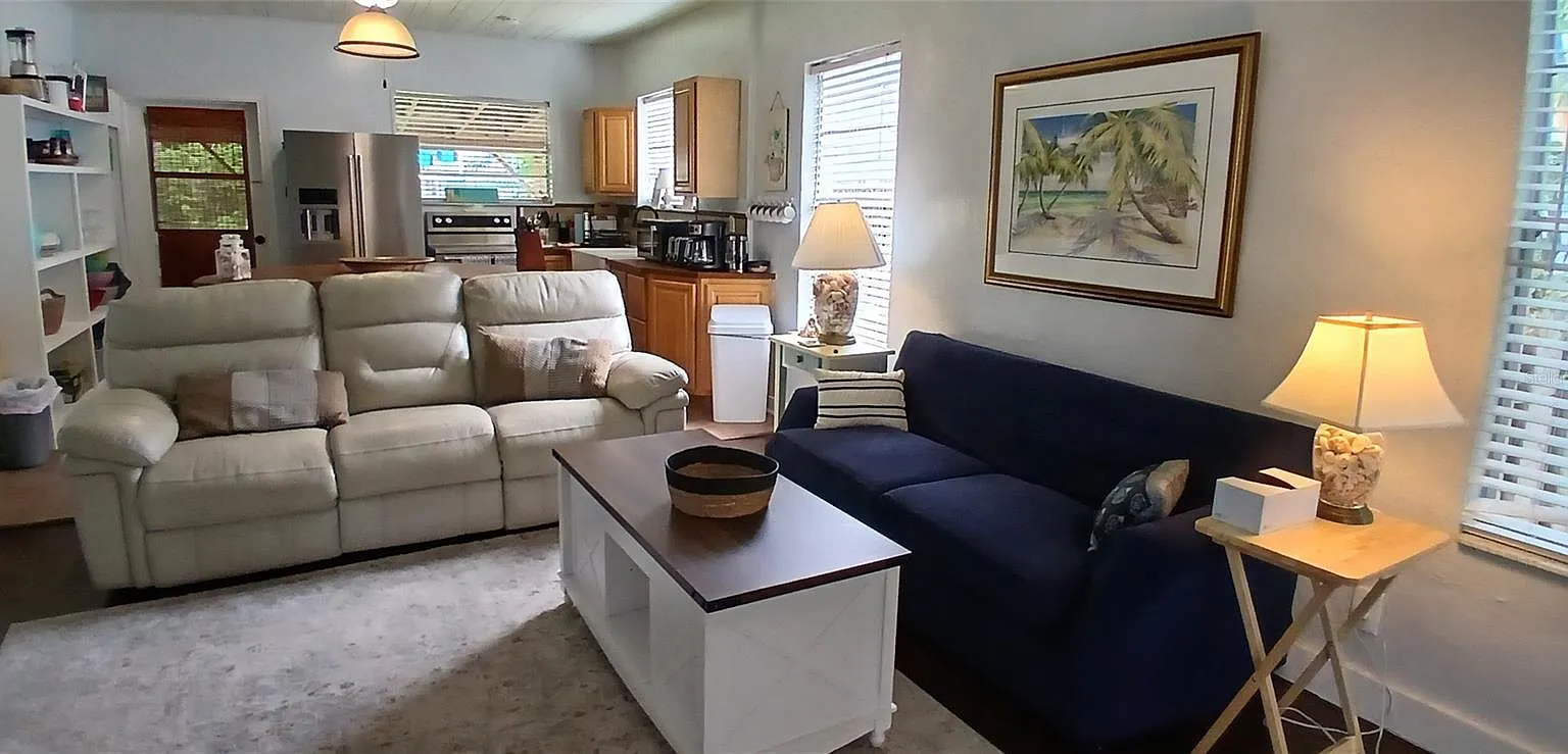 2 bed, 1040 sqft, $2,000 — Photo 3