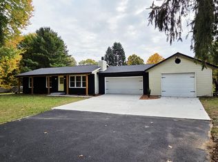 10245 Almena Dr, Kalamazoo, MI 49009