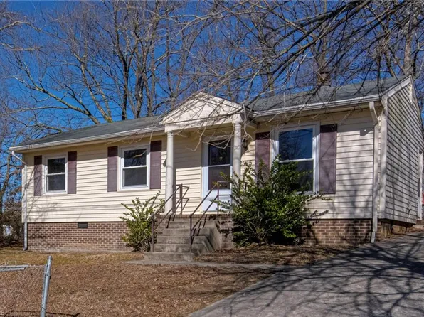 2505 Pear St, Greensboro, NC 27401