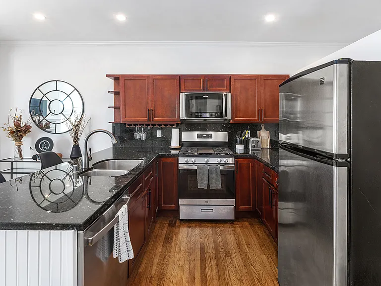 2621 Divisadero St #5 — Photo 10