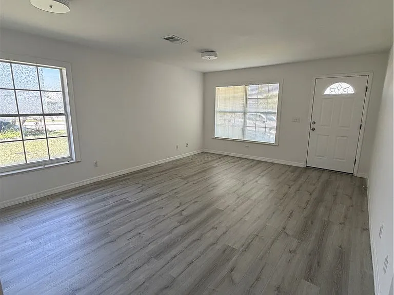 10625 Windsmont Ct — Photo 3