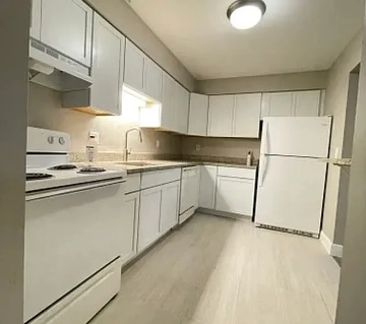 2 bed, 1100 sqft, $1,550 — Photo 3