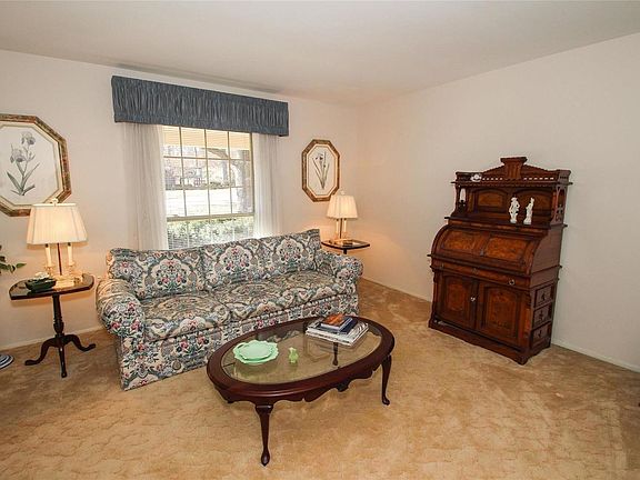 4th image of 11823 Point Oak Dr