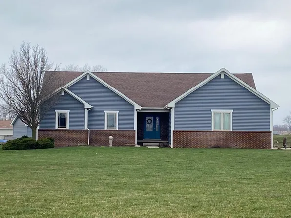 420 Mammoth Dr, Hebron, IN 46341