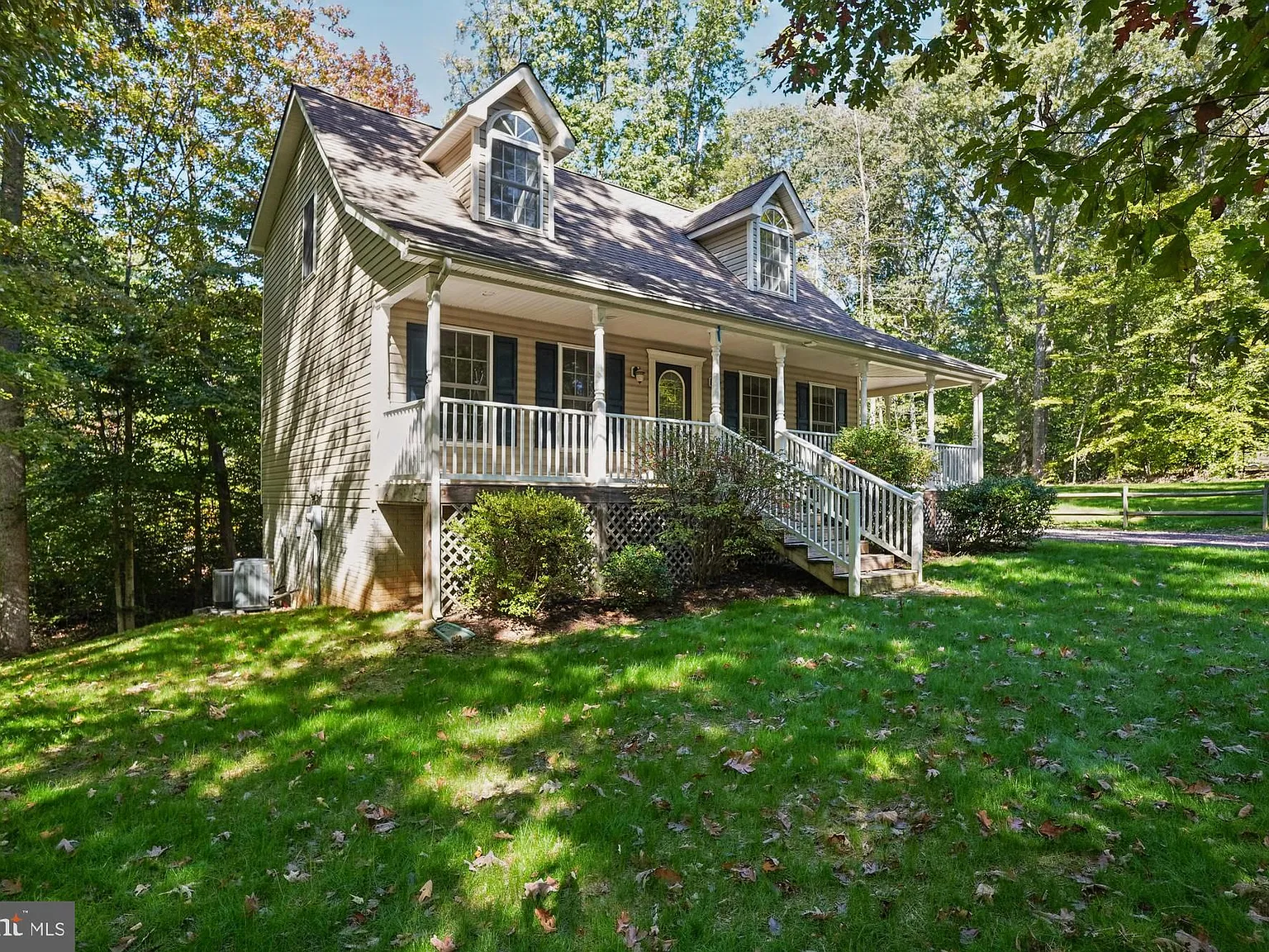 3 bed, 2.5 bath, 1800 sqft, $2,500 — Photo 3
