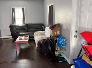 23 Davis St FLOOR 1, Cumberland, RI 02864