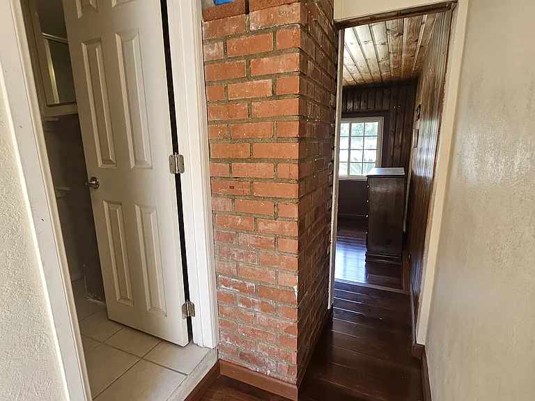 1848 Santa Fe Ave — Photo 5