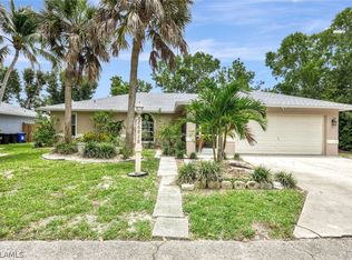 26818 Robinhood Ln, Bonita Springs, FL 34135