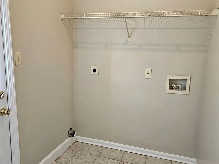 7720 Wolf Hollow Dr — Photo 11