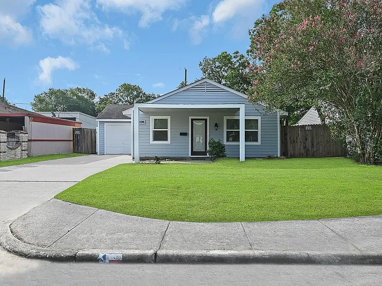606 Burke Rd — Photo 16
