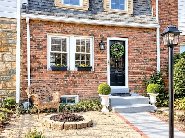 2120 N Brandywine St, Arlington, VA 22207