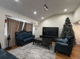 126 Radcliffe Road, Plainview, NY
