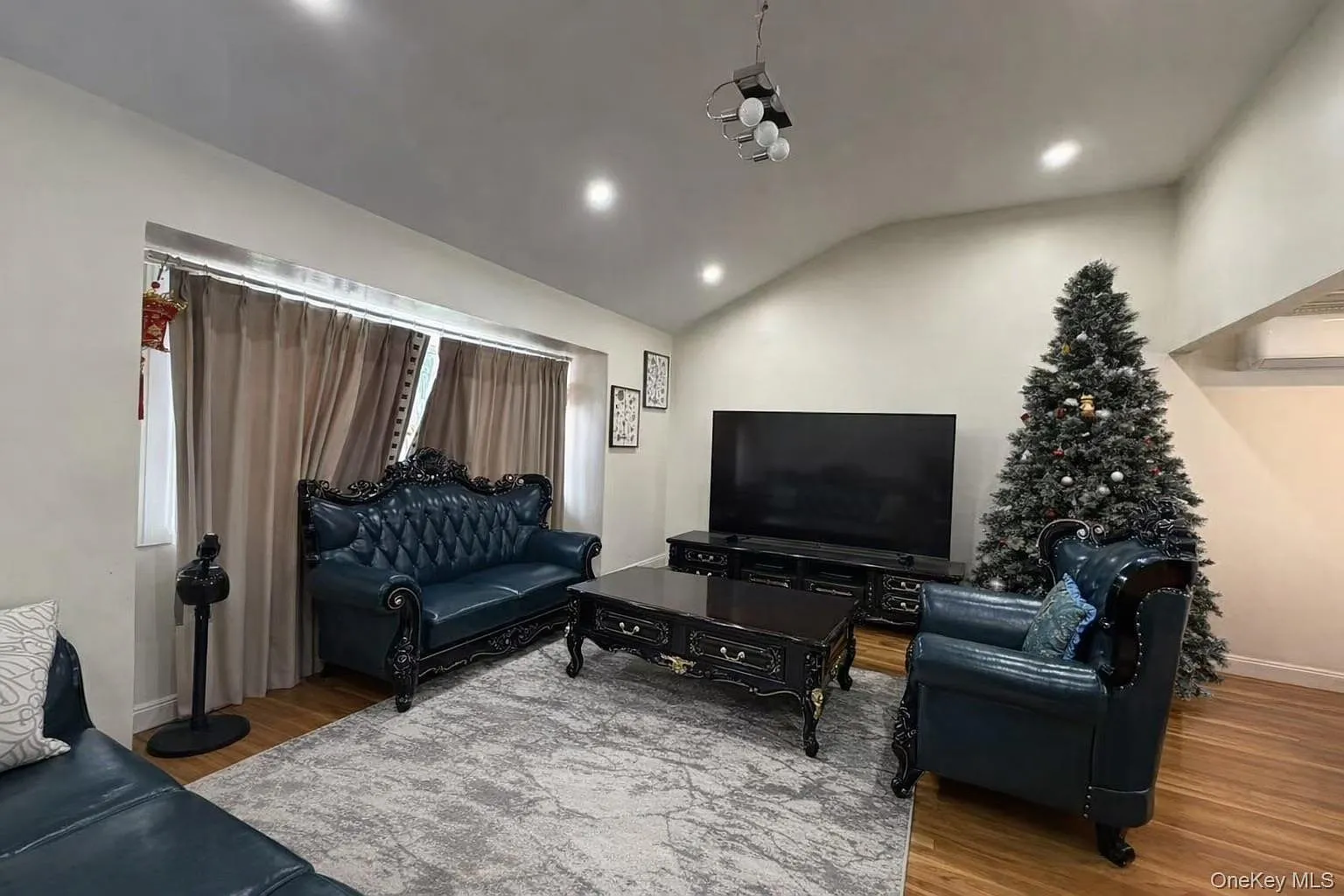 126 Radcliffe Road photo 1