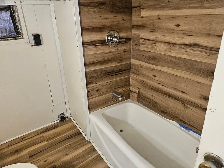 220 Bills Cir — Photo 2