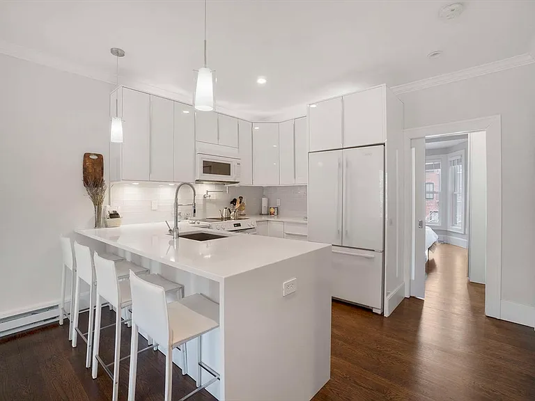158 W Newton St #2 — Photo 6