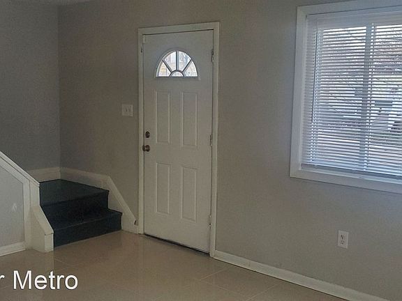 2nd image of 612 Larchmont Ave