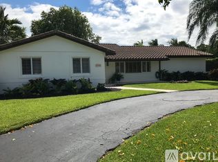 8740 SW 174th St, Palmetto Bay, FL 33157