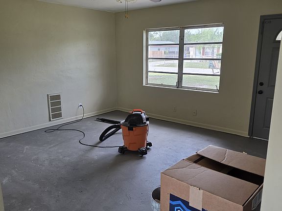 5th image of 107 Leona Dr