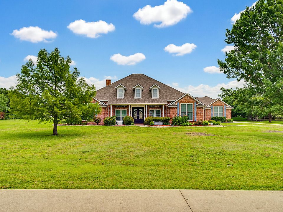 1st image of 201 Willowcrest