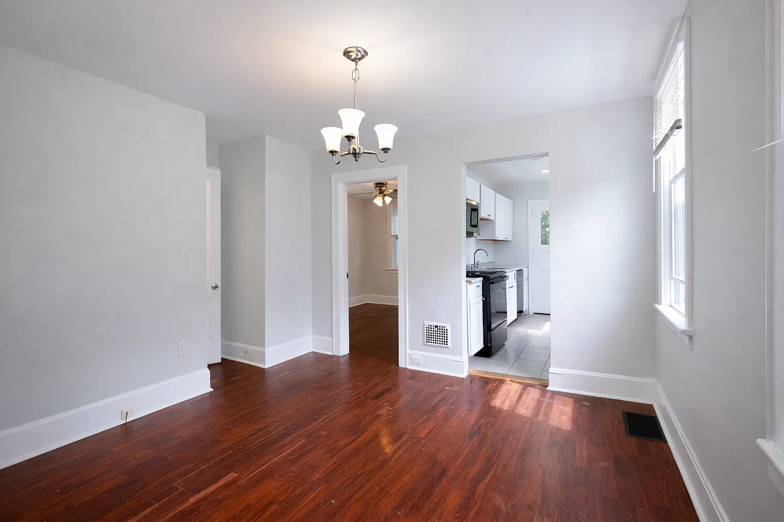 600 De Votie Ave — Photo 4