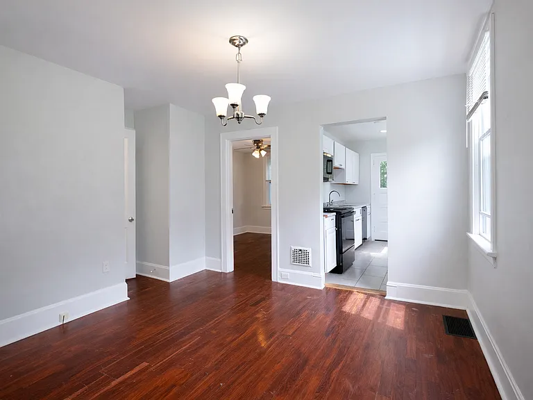 600 De Votie Ave — Photo 4