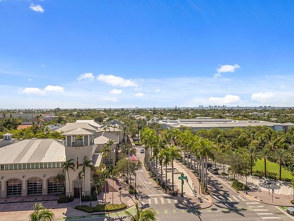 4th image of 575 Crandon Blvd APT 801