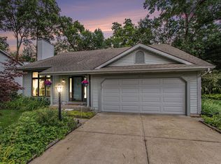 1904 Creeksedge Dr, South Bend, IN 46635