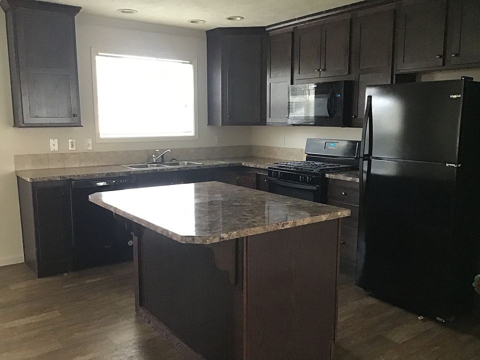 1st image of 2 Willow Dr #7