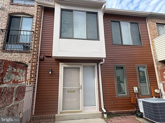 2nd image of 9839 Brassie Way