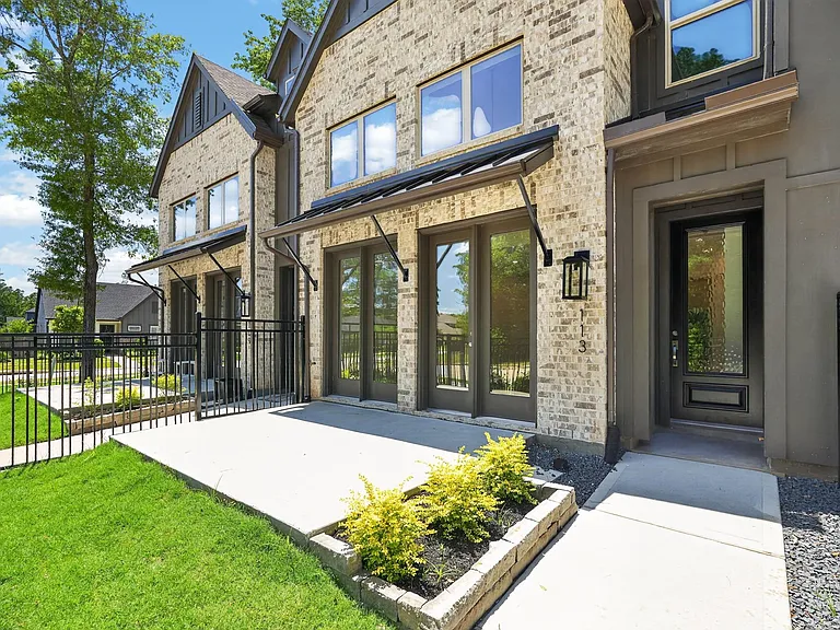 113 Cypress Pond Pl — Photo 10