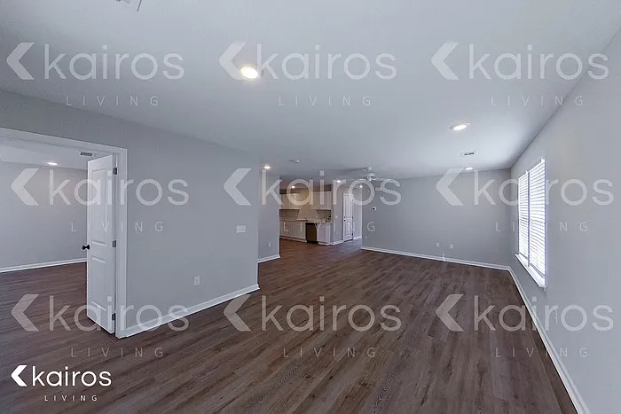 2 bed, 2.0 bath, 1207 sqft, $1,595 — Photo 3