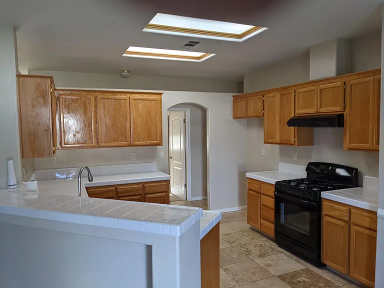 802 Mountain Park Dr — Photo 5