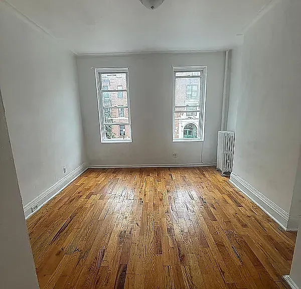 381 Sumpter St #3L — Photo 1