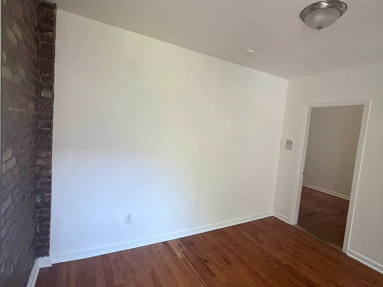 124 E 107th St #6 — Photo 4