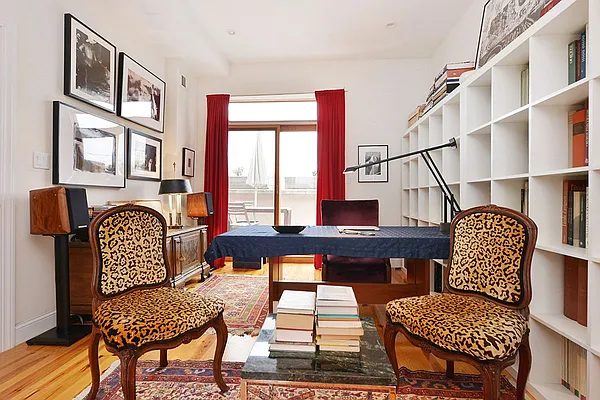 Sold by Realty Collective | media 5