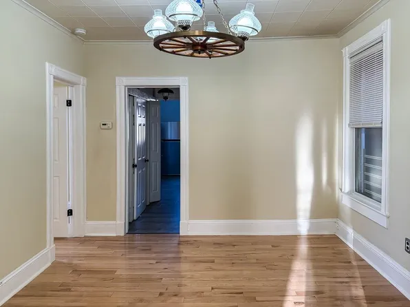 90 Carlton Avenue image 9 of 40