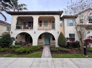 2912 Cascada Isles Way, Hollywood, FL 33024