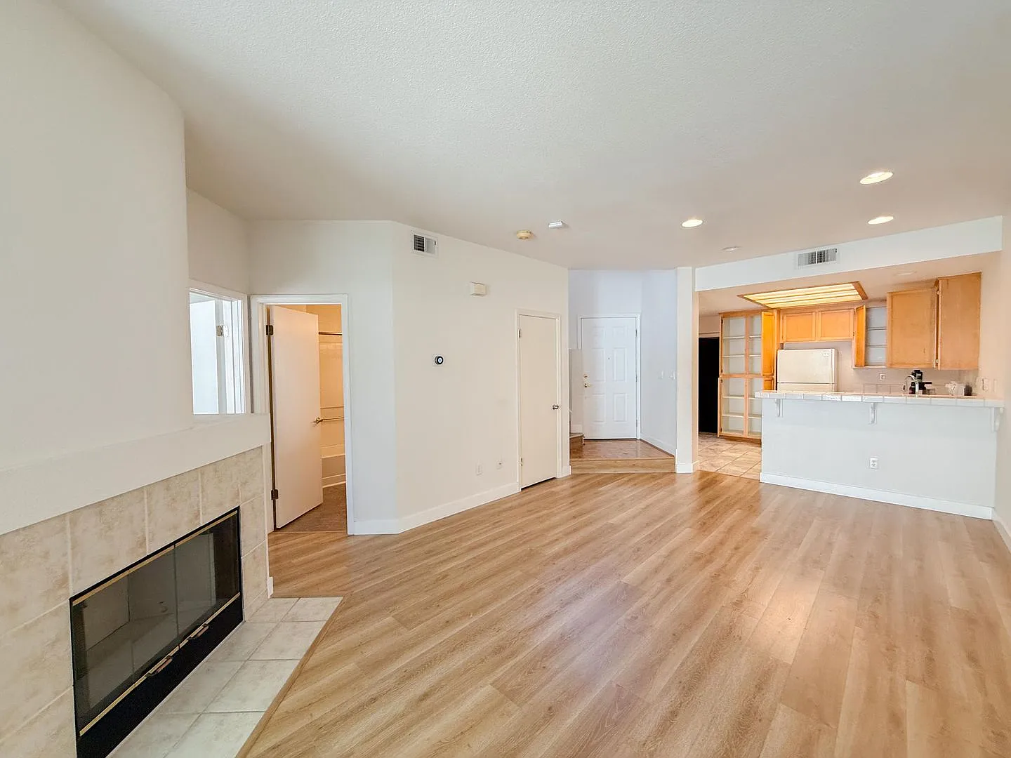 Richmond Marina Bay 3 Bed 3 Bath Townhome in Gated Bay Front Community — Photo 3