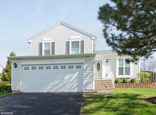 114 Red Cedar Dr, Streamwood, IL
